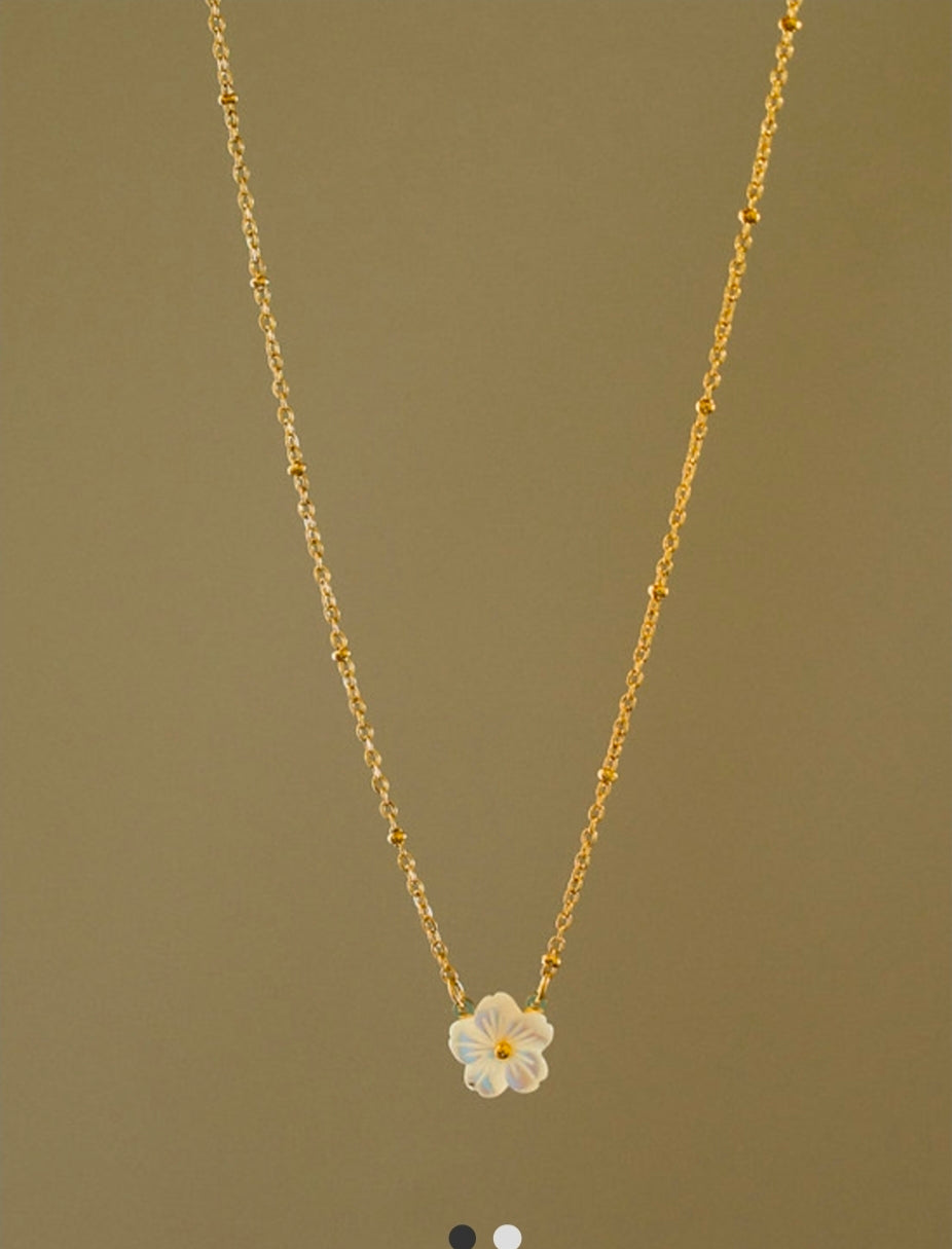 Ayla necklace