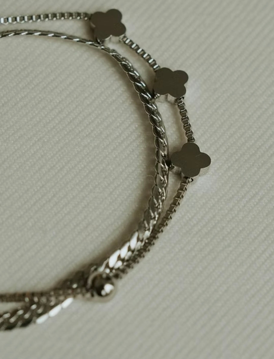 Clover bracelet