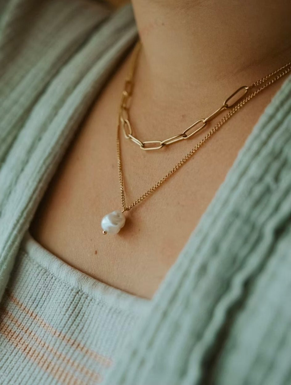 Mae Necklace